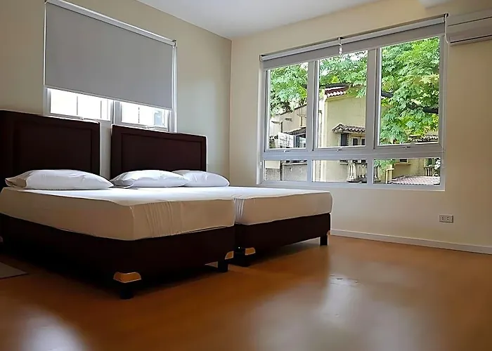 The Leaf House Hotel 2*