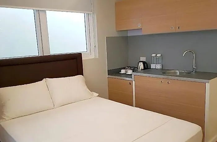 Hotel The Leaf House 2*